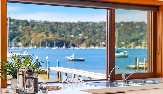 Peaceful Scotland Island Retreat | Waters Edge