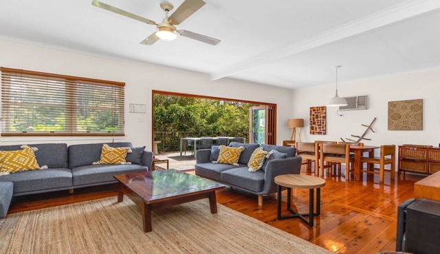 Pearl Beach Bush Retreat by HolidayCo.