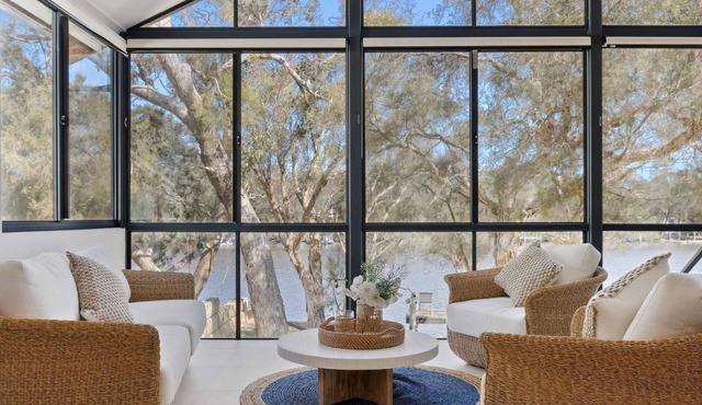 Pelicans Retreat - Luxury Riverside Escape with Private Jetty