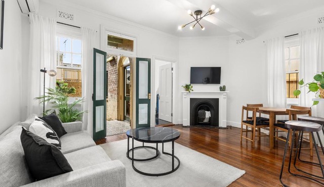 Perfect 2BR Harbour View Apartment