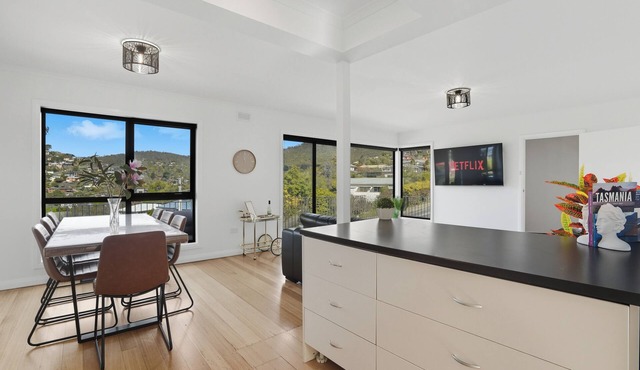 Perfect for Families & Groups/10 mins drive to Hobart CBD