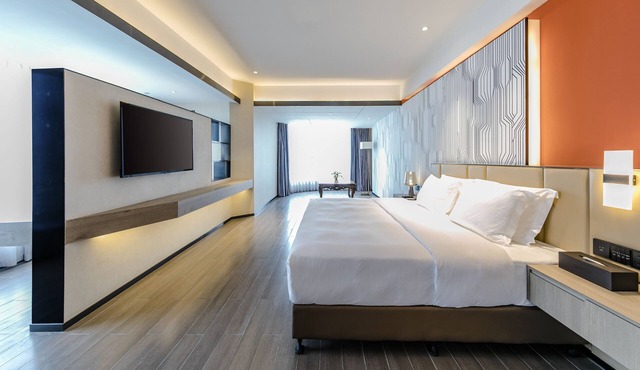PESHT PREMIER HOTEL