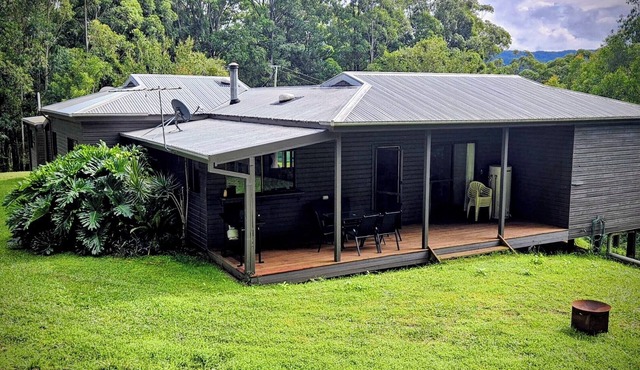 Pet-Friendly 150-Acre Bush Retreat 3BR Home Nature Trails & Privacy