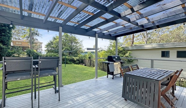 Pet-Friendly 2-Bed Beach House with Garden & BBQ