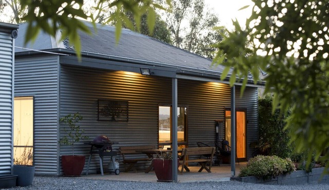 Pet friendly rural escape for couples & families