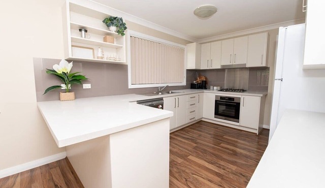 Phillip Villa - Modern & Fresh, Close to Town