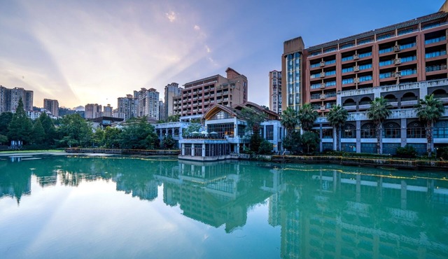 Poly International Hot Spring Hotel