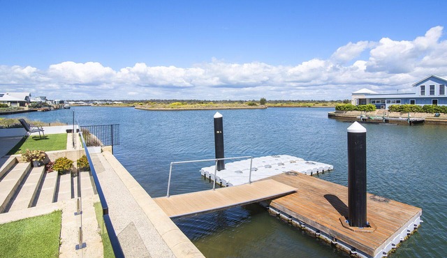 PONTOON PARADISE - Direct Waterfront