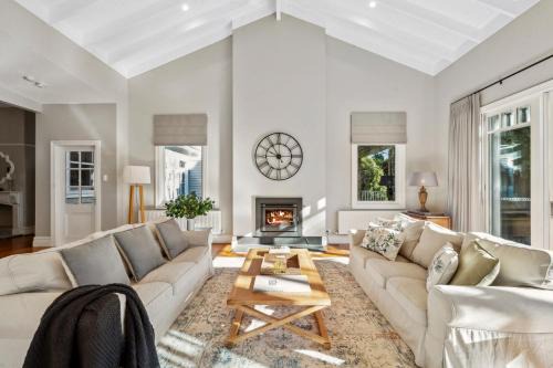 Prior Lodge Katoomba – Spacious Retreat for Groups