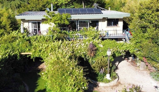 Private luxury garden apartment, Tawonga South.