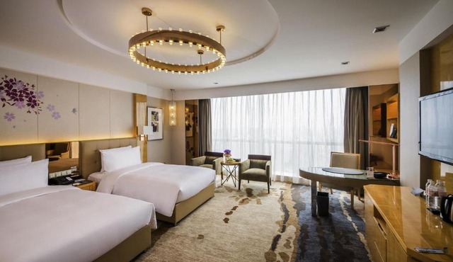 Pullman Linyi Lushang