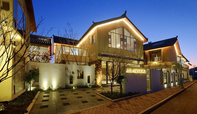Puzhehei Xiyard Resort Hotel