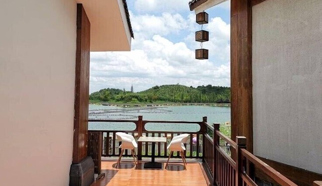 Qiancuihang Art Hotel
