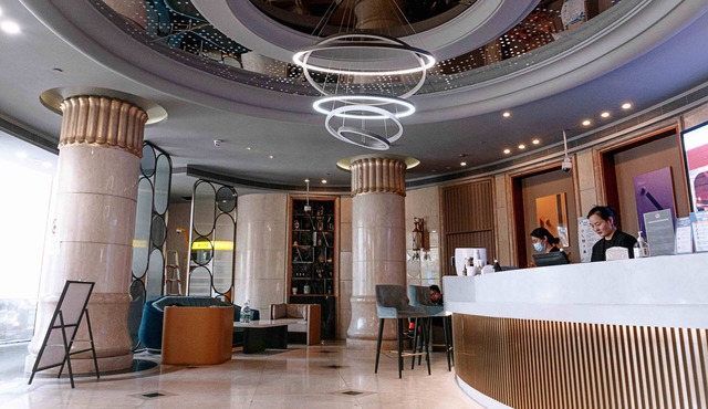 Qinfengyuan Hotel (Shanghai Xuhui District Zhongshan Hospital Jiashan Road Subway Station Branch)