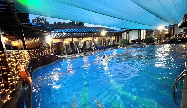 Qingcheng Courtyard Hot Spring Hotel