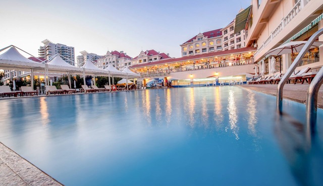 Qingdao Seaview Garden Hotel