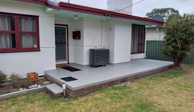 Quaint Family Home in Walpole with sleep-out