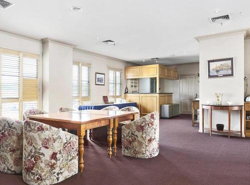 Quality Inn Colonial
