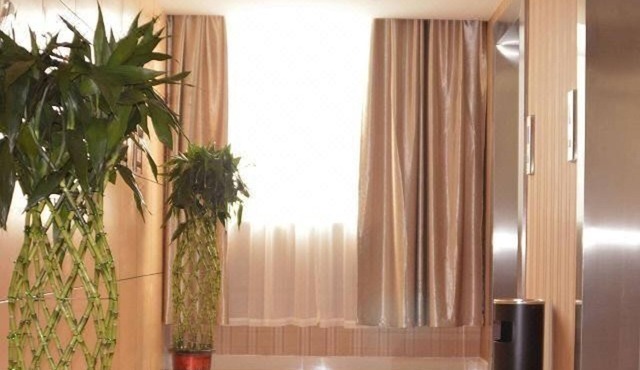 Quanrui Business Hotel