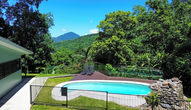 Rainforest Escape w/Private Pool & Mountain Views