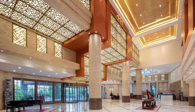 Ramada Plaza by Wyndham Chongqing West