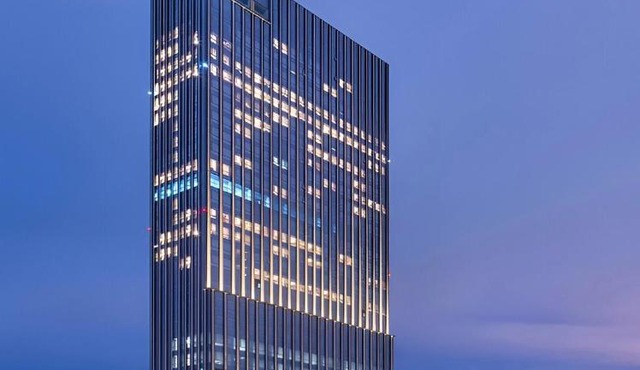 RARA Esports Hotel-Nanping Wanda Plaza ,Close to HongyaCave and Jiefangbei, Metro Line 3 direct to Jiangbei International Airport just outside the hotel,Free laundry service and 24H butler service available, Great for both sightseeing and esports gaming