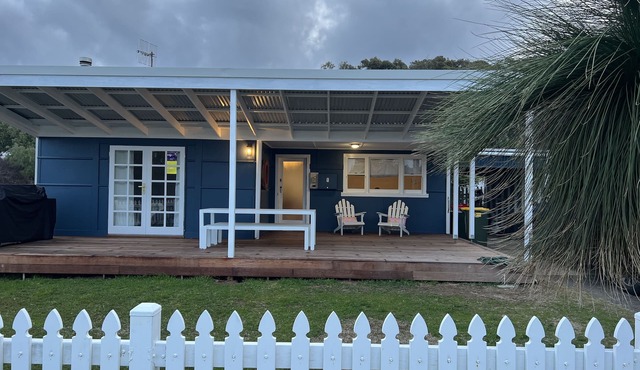 Recently renovated Beach house Close walk to shops, pubs and beach.