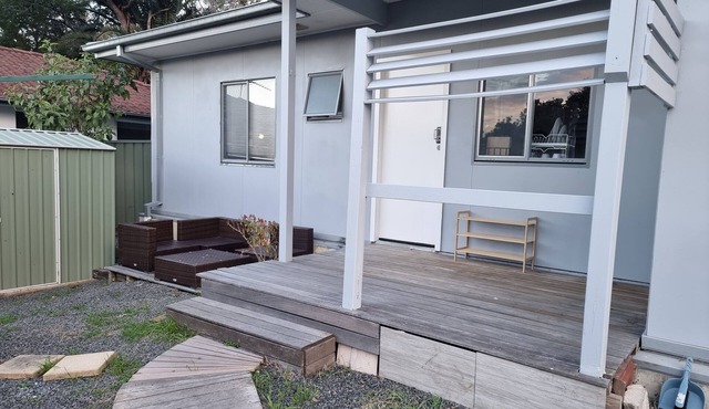 Relax in a Garden Retreat: Steps to Beaches,Shops,Stations and sdyney CBD.