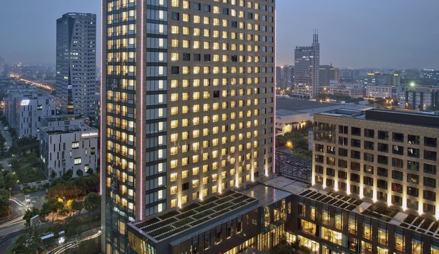 Renaissance Shanghai Caohejing Hotel