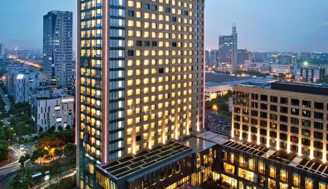 Renaissance Shanghai Caohejing Hotel