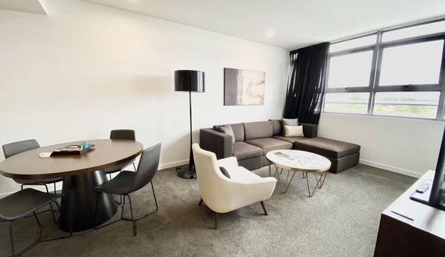 Resort Style 1 BD with Parking in the heart of Chatswood