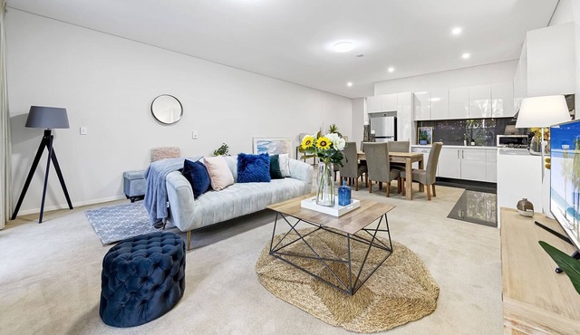 Resort-style high ceiling Two bedroom apartment
