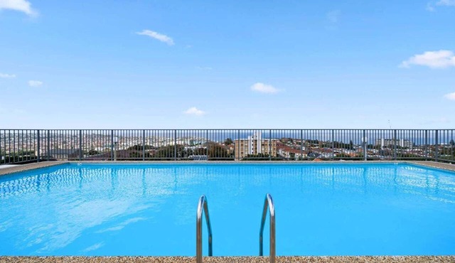 Rooftop-Pool Studio Stay in Bondi