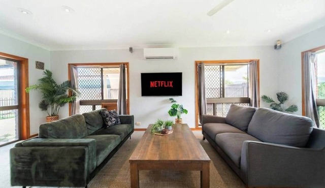Room for Everyone, Spacious 4BR Pool Retreat