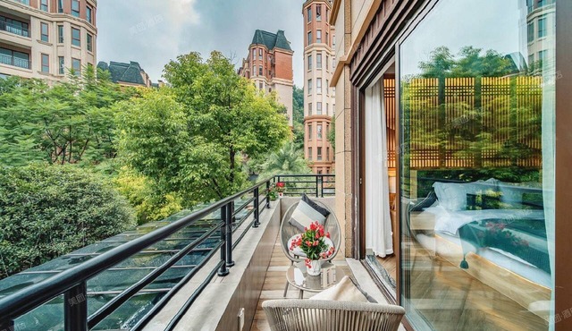 Room-heinemann Hotel Courtyard or Terrac