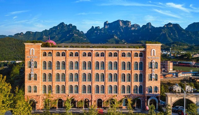 ROY Sean Castle Resort Inn-Zhangjiajie Tianmenshan Cableway Branch