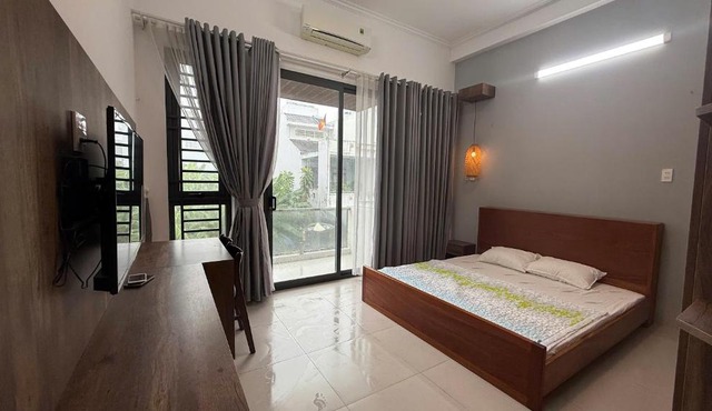 Ruby Homestay gần bến Ninh Kiều - Camellia balcony
