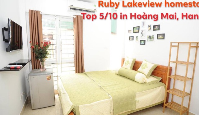 Ruby Lakeview homestay