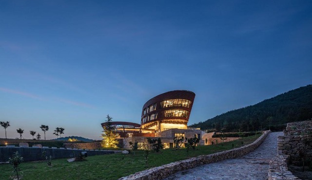 Runaway Cow Winery Retreat