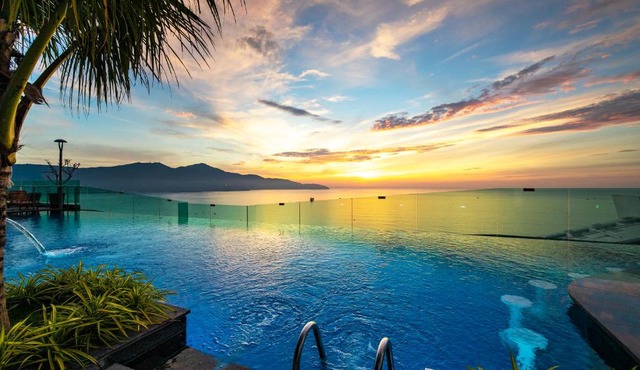 Sala Danang Beach Hotel