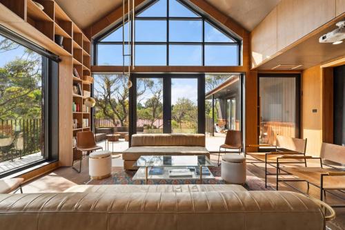 Sandbox House - An Architectural Mountain Retreat