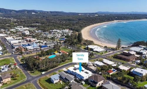 Sandy Toes - Walk to Beach, Pet Friendly, Stylish