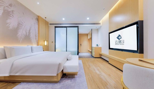 Sanya Coconut Dream Corri RenJoy Hotel