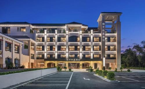 Sanya Romance Park Resort Duty-Free City Orange Crystal