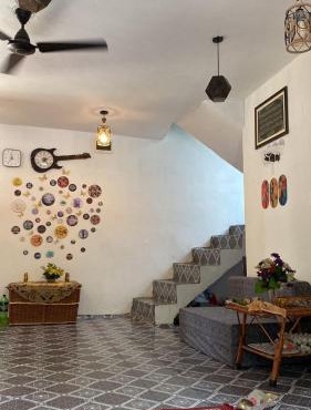 Scenic Mountain Hut Naranag