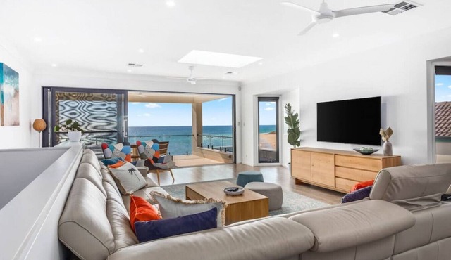 Seascape at Christies Beach—Oceanview Family Stay