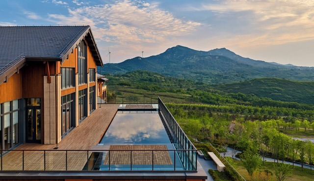 Secan Hotel Qingdao, Curio Collection By Hilton