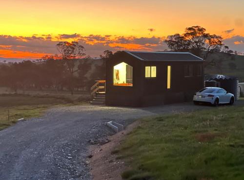 Self-contained tiny home on acreage - 16 Belleview Dr