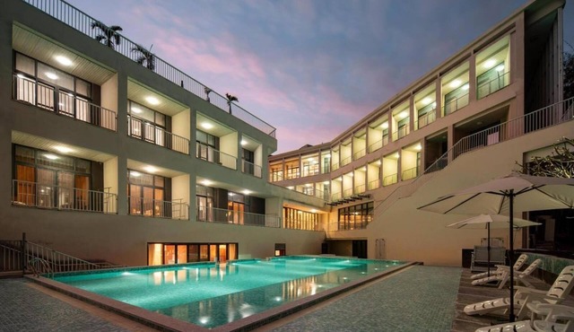 Serenity Coast Hotel