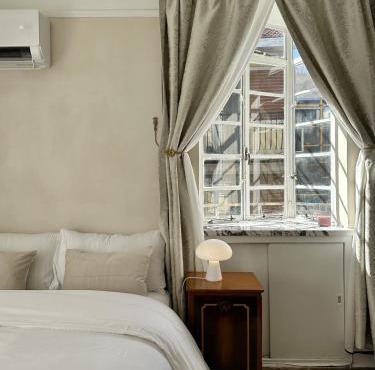 Shanghai Hills& Art Suite 15 - Near Line 1 & 7 Changshu Road Metro